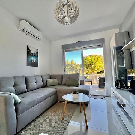 Bungalow En Punta Prima 2 Dormitorios Y Piscina ตอร์เรเวียคา ภายนอก รูปภาพ