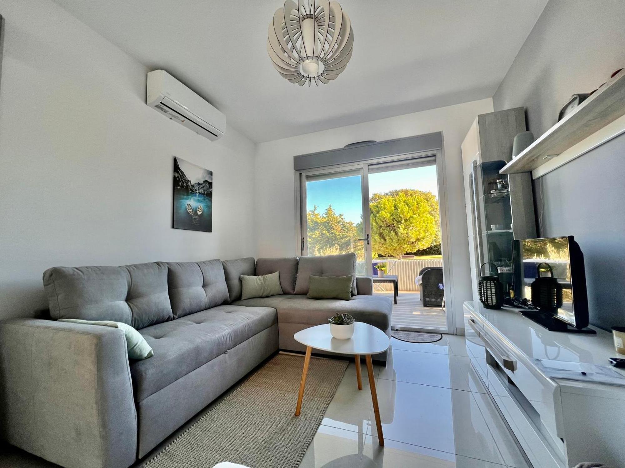 Bungalow En Punta Prima 2 Dormitorios Y Piscina ตอร์เรเวียคา ภายนอก รูปภาพ
